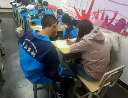 衡实呈贡|初二年级以自信的姿态迎接月考