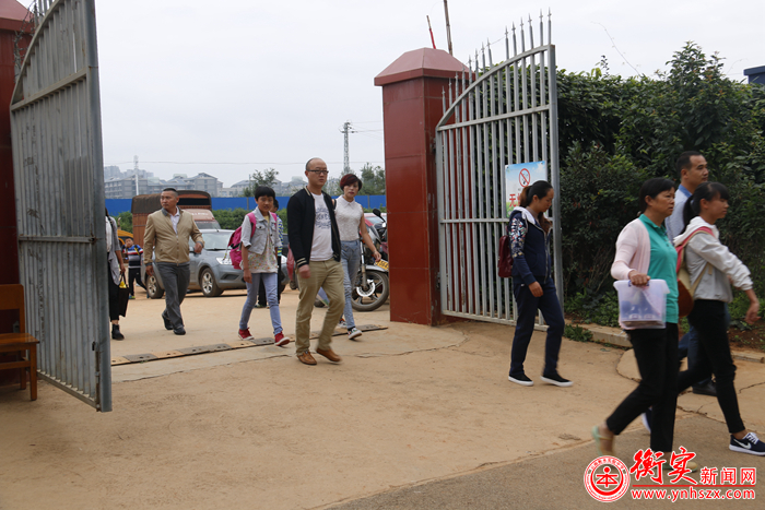 云南衡水实验中学呈贡校区初一年级新生开学报到