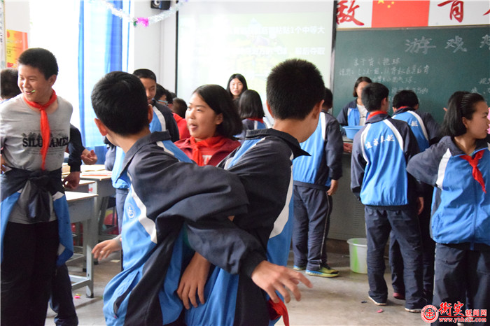 云南衡水实验中学开展“欢度六一·亲子游园”活动
