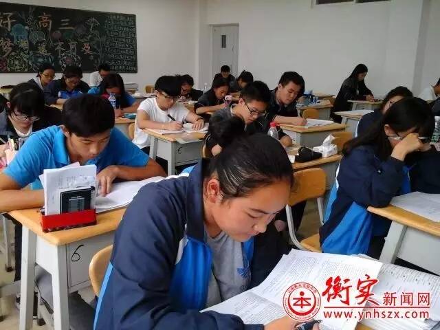 云南衡水实验中学高考学子全力备战2017年高考英语听力考试