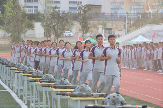 钢铁意志担使命，强国少年当自强丨文山长水实验中学2022级新生国防教育掠影