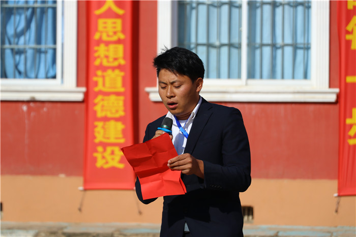 国旗下讲话丨朱智文：做一个有道德的中学生