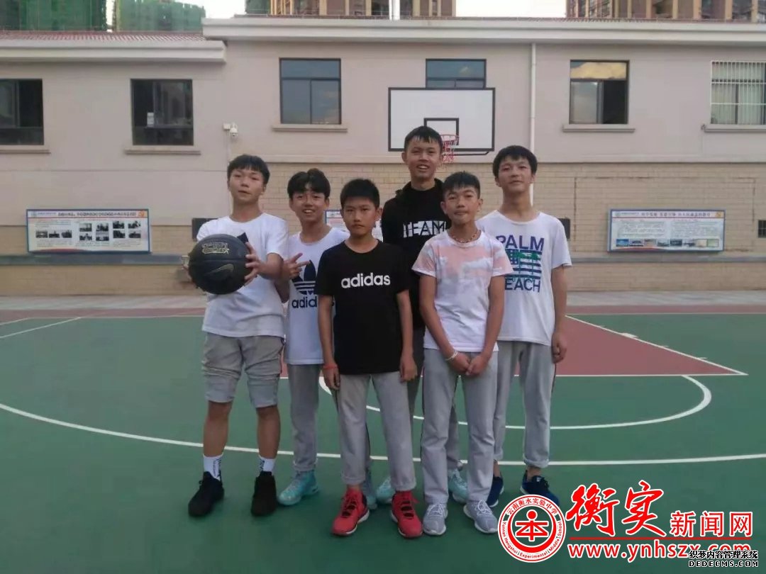 篮球传递友谊 绽放青春活力 —初二年级篮球赛复赛精彩瞬间